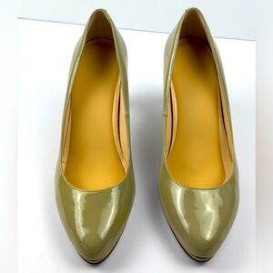 Cole Haan Chelsea Low Pump Heels Womens 8.5 B Nude Air Round Toe Patent Leather